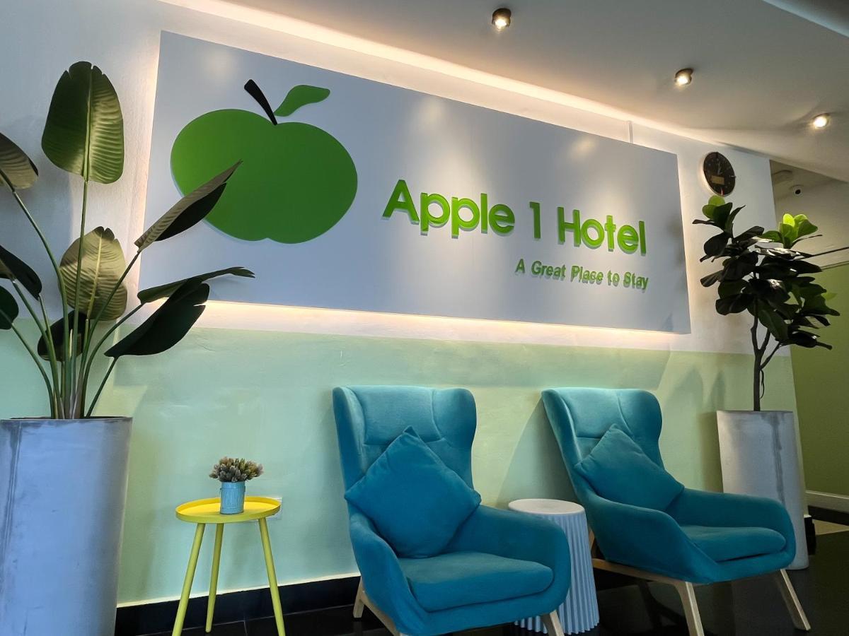 Apple 1 Hotel Queensbay Байан-Лепас Экстерьер фото
