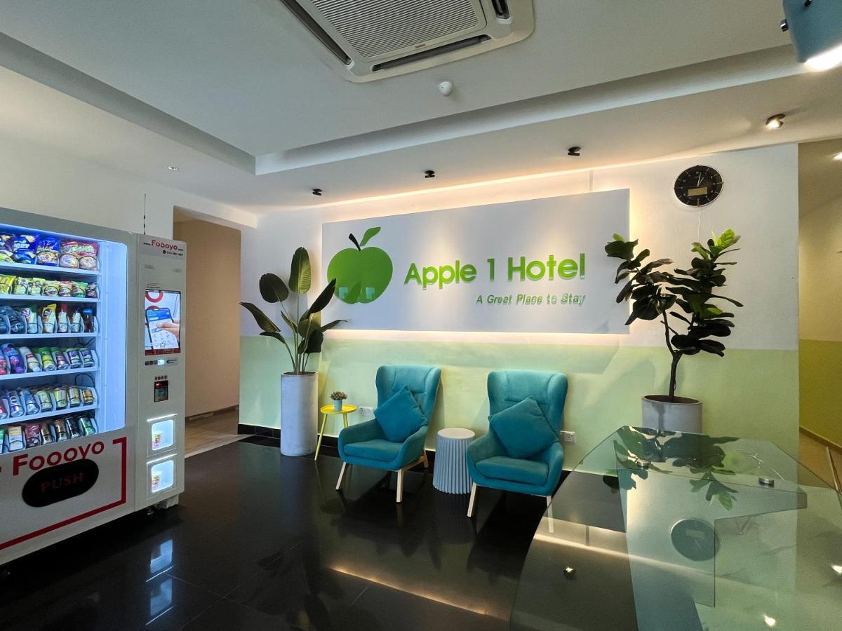 Apple 1 Hotel Queensbay Байан-Лепас Экстерьер фото